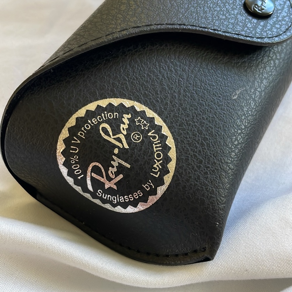 Ray • Ban Sunglasses + Case - Picture 3 of 5